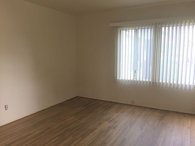4848 N Lakewood Blvd Unit 4852