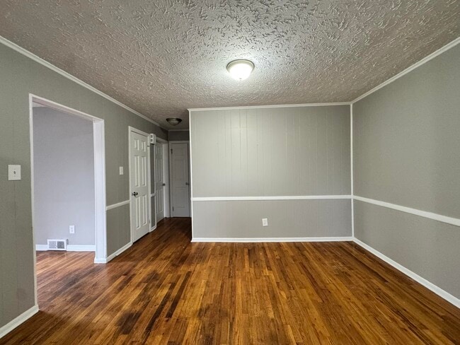 Photo - 790 Allendale Dr