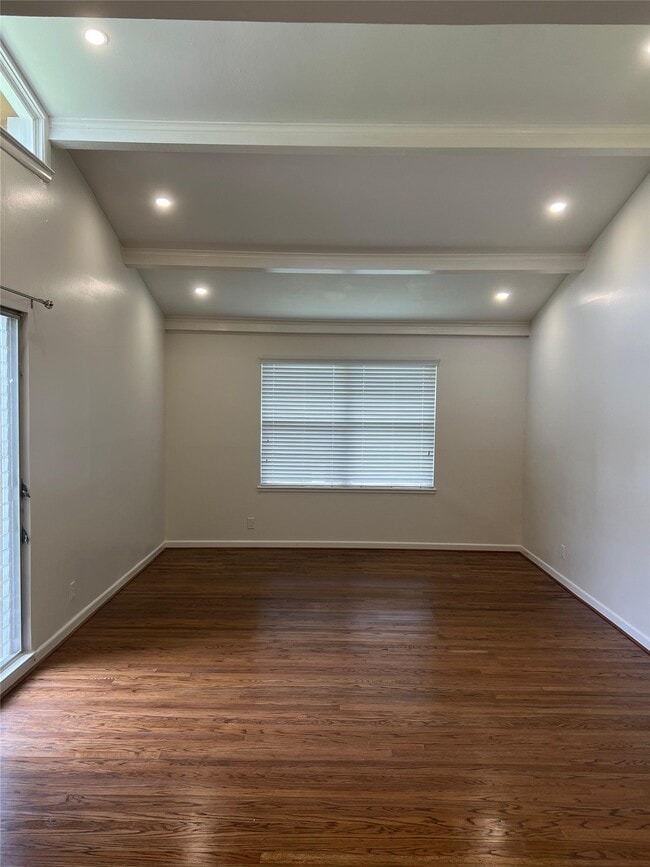 Building Photo - 2911 Linkwood Dr