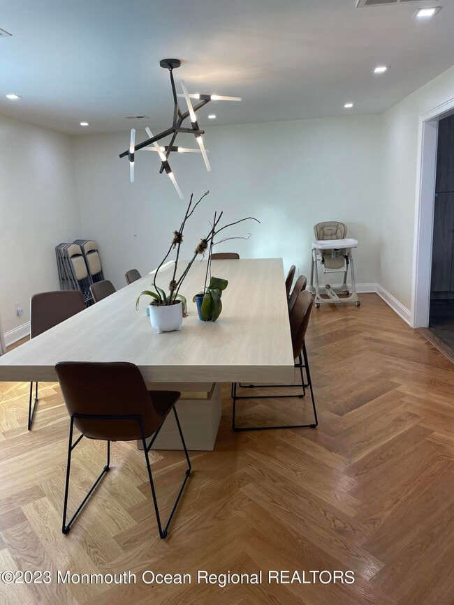 Photo - 501 Monmouth Pl