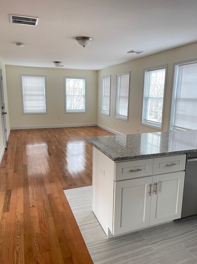 Photo - 82 Forest Ave Unit 2