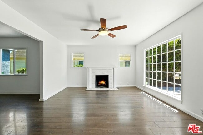 Photo - 5428 S Victoria Ave