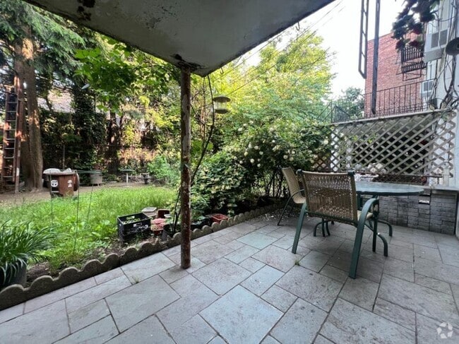 Building Photo - 0 bedroom in SUNNYSIDE NY 11104 Unit 1 Rental