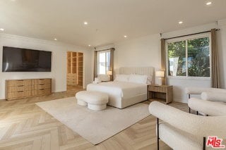 Photo - 560 Chalette Dr