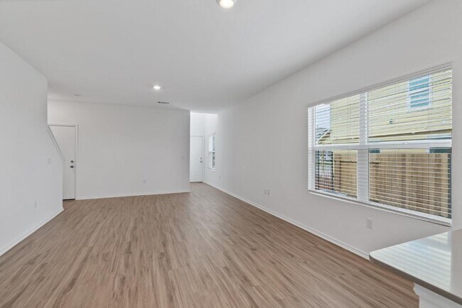 Photo - 7229 Spotted Leaf Wy