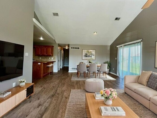 Photo - AFFORDABLE, SPACIOUS RANCH STYLE DUPLEX IN RAYMORE!