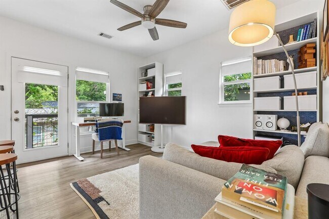 Photo - 4519 Avenue H