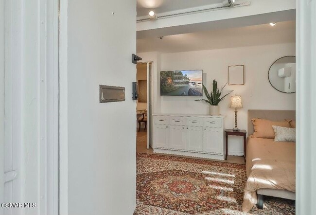 Photo - 1637 Malcolm Ave