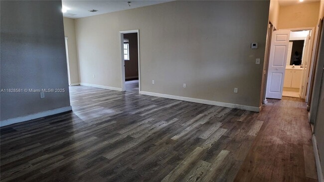 Photo - 374 NE 27th Ave Unidad 203