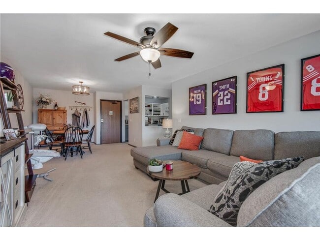 Photo - Stylish Eagan Condo w/ Private Balcony, Underground Parking, Updated Kitchen and More!!!