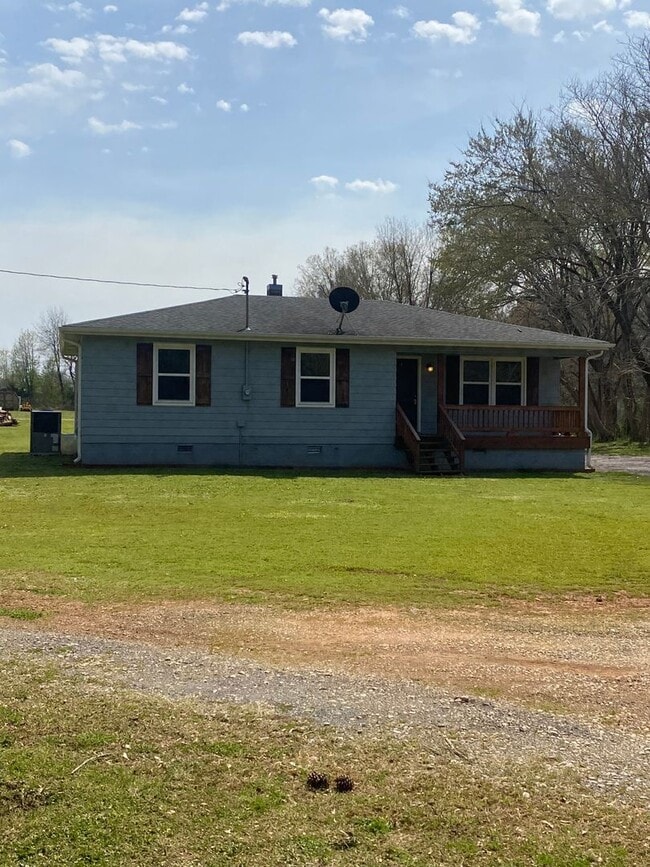 3 Bed 1.5 Bath Cozy Country Home! - Muscle... - 3 Bed 1.5 Bath Cozy Country Home! - Muscle...