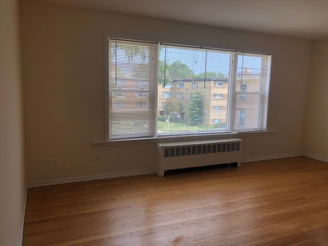Photo - 6130 N Seeley Ave Unit 3S