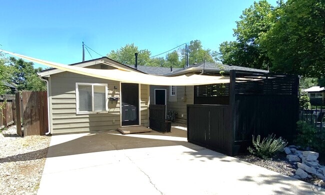 Building Photo - 1 Bedroom Home next to the Whitewater Park... Unit Ross