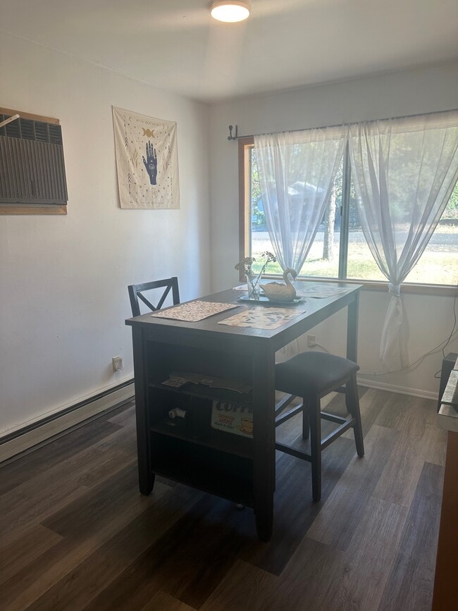 Photo - 106 E Washington St