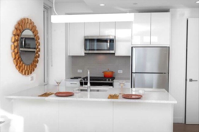 Photo - 1 Ocean Drive Unidad 20E-WEST