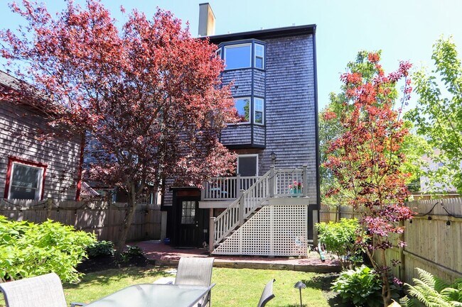 Photo - 491 Spring St Unit H