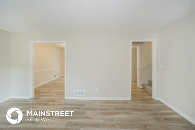 Photo - 2185 Wilson Rd NW