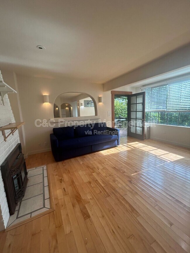 Photo - 1194 Sterling Ave