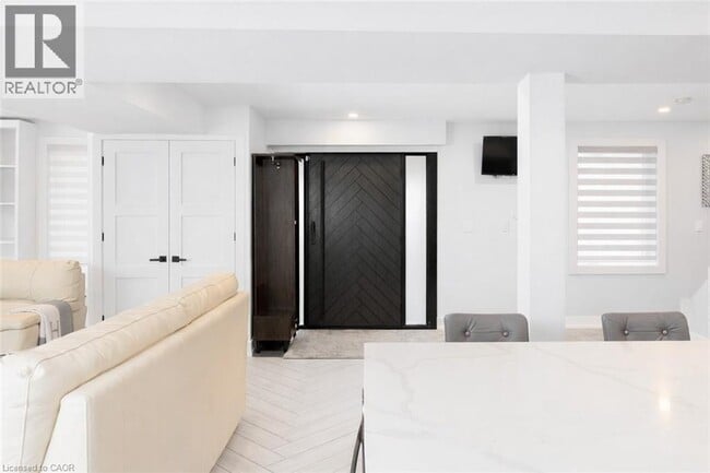 Photo - 676 Bay Shore Blvd