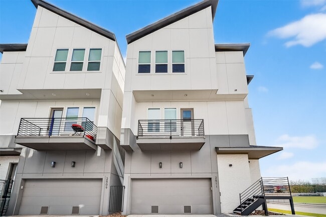 Photo - 2511 N MacGregor Way