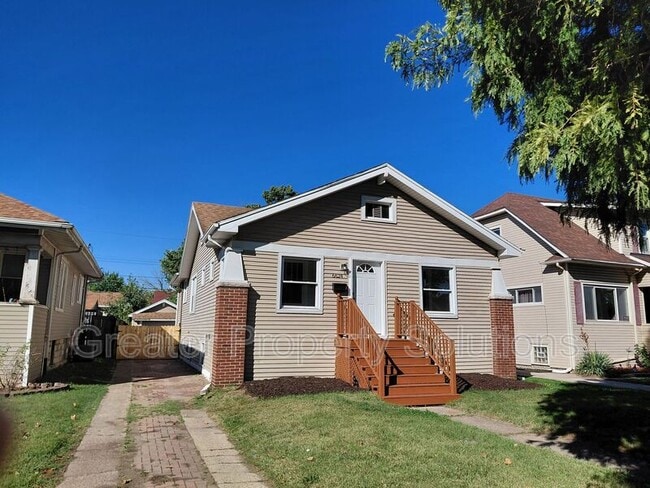 Building Photo - 6624 Jefferson Ave