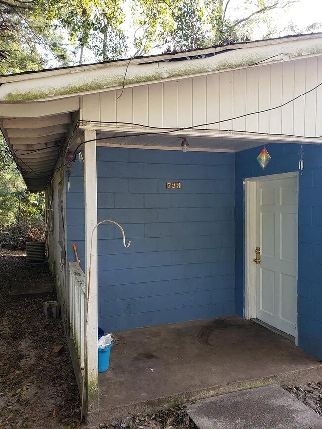 Photo - 723 Efferson St