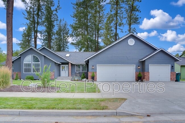 Building Photo - 4741 W Woodside Ave Rental