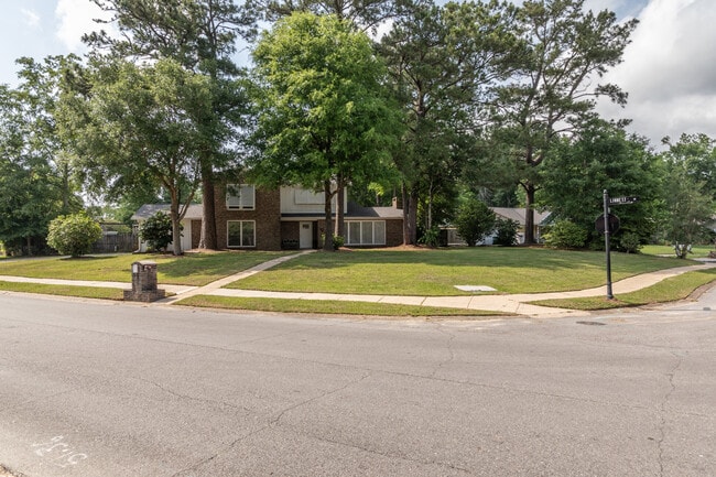 Photo - 105 Linnet Dr