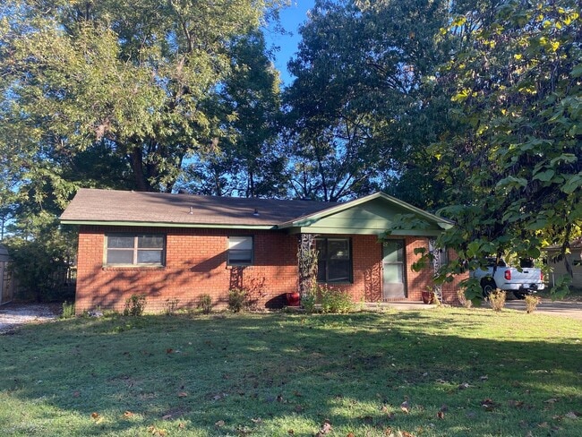 Building Photo - Cozy Remodeled 3 Bedroom home on Shaded lot with Shop!