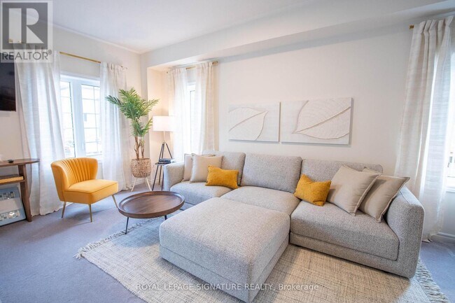 Photo - 305 Garner Rd W