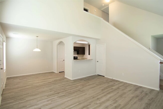 Photo - 17314 Cuthbert St