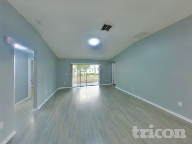 Photo - 364 Winthrop Dr