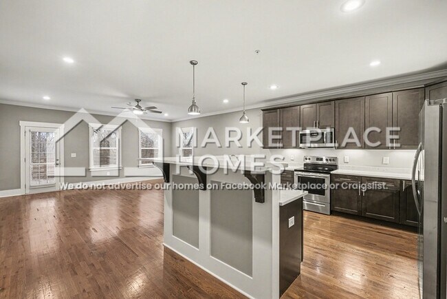 Photo - 122 Valley View St