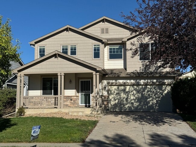 Building Photo - 3 Bedroom Home With Plenty of Space! Avail...