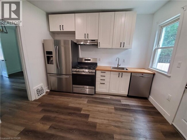 Photo - 198 Sherman Ave N