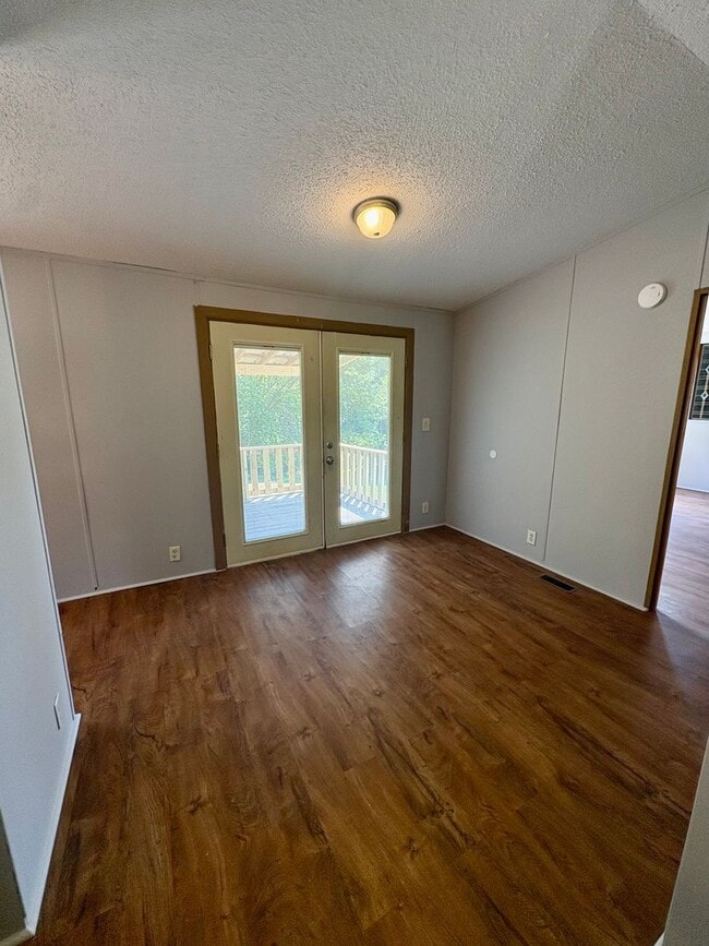 Photo - 1498 Siddens Rd
