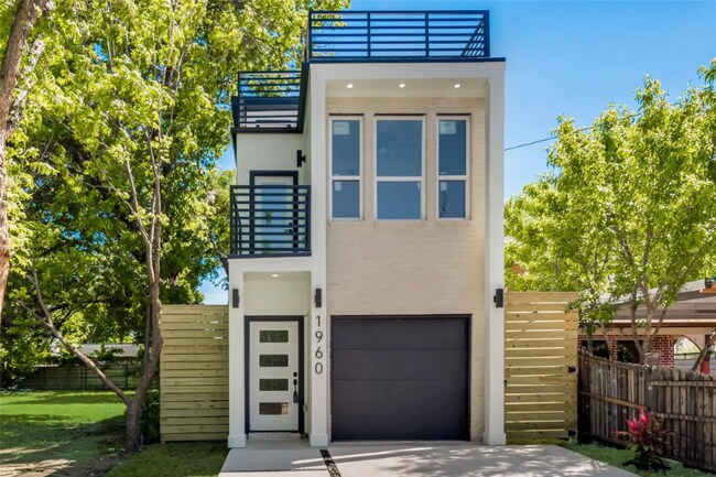 Photo - 1960 Toronto St Casa