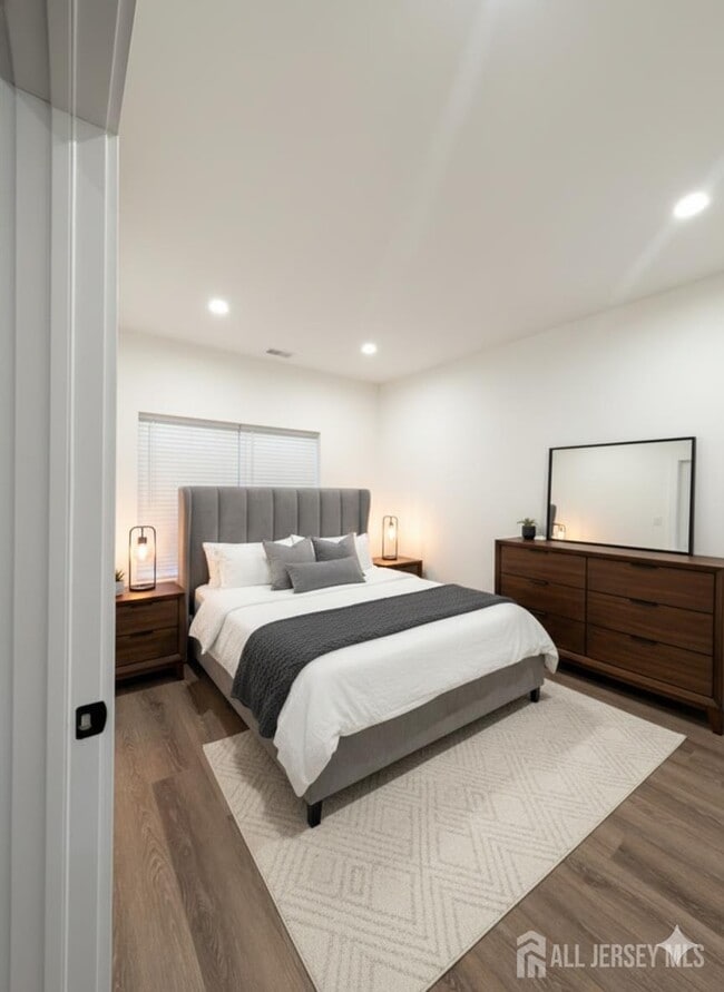 Photo - 581 Middlesex Ave Unit 304