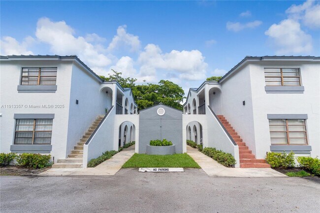 Building Photo - 18256 Mediterranean Blvd Unit 8-14