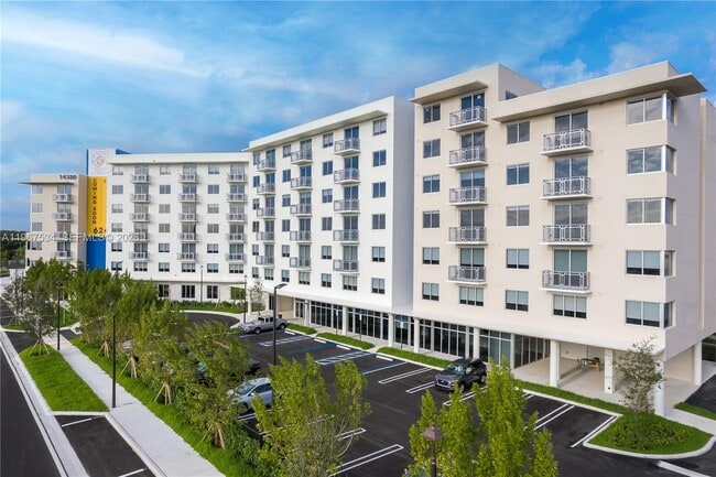 Building Photo - 14380 SW 261st St Unit 407