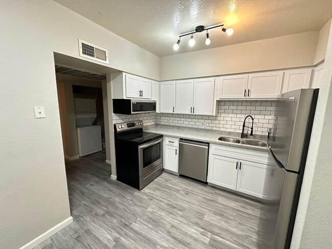 Photo - 2814 E Kathleen Rd