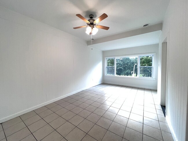 Photo - 8919 S Muskegon Ave