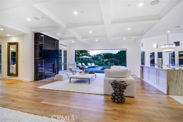 Photo - 16818 Encino Hills Dr