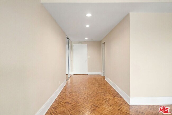 Photo - 875 Comstock Ave Unit 18E/F