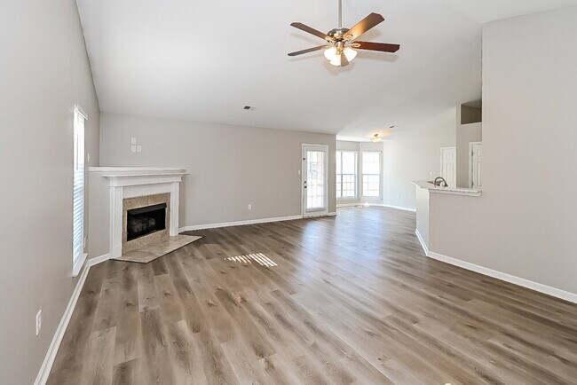 Photo - 1883 Cresent Ln