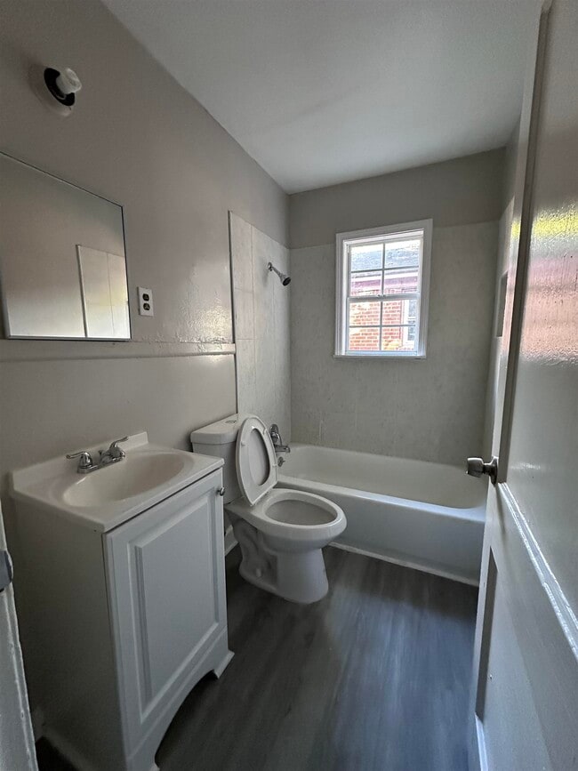 Photo - 2295 Dexter Ave