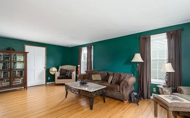 Photo - 505 Brantwood Rd