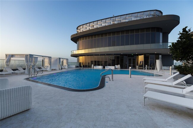 Photo - 1000 Brickell Plz