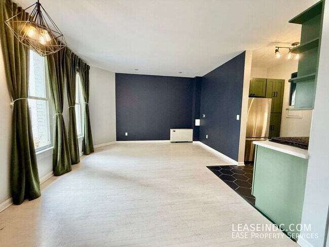 Photo - 1300 Massachusetts Ave NW Unidad #406