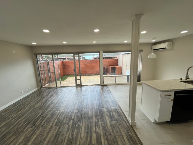 Photo - 94-830-830 Lelepua St